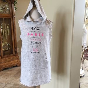 Forever 21 Girls Sleeveless Hoodie size 11/12🌹